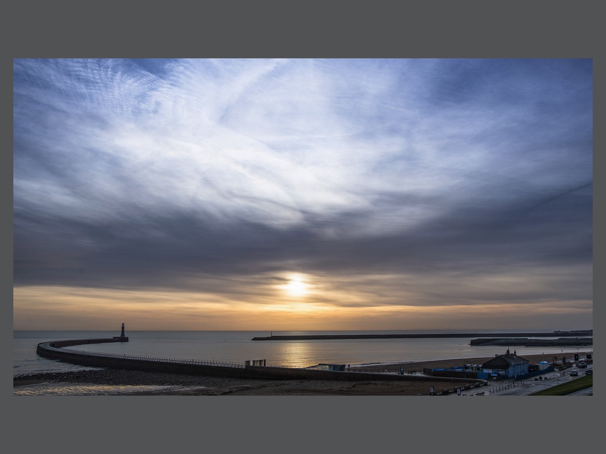  Roker Sunrise