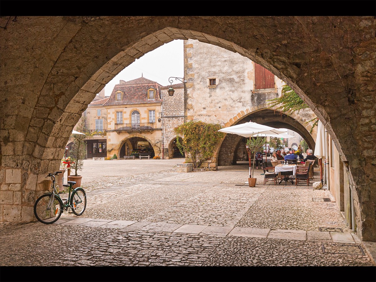 Montpazier Square